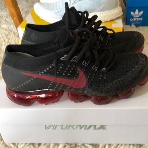 Nike vapormax bred